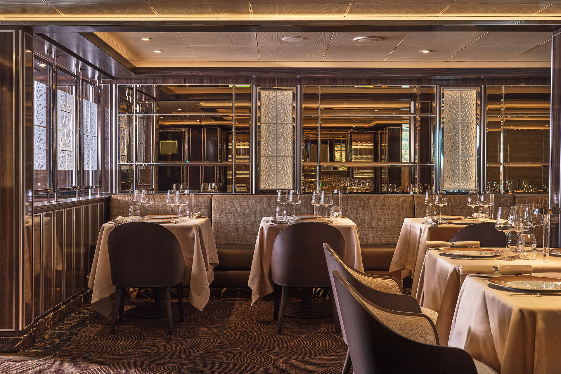 Silversea Moon